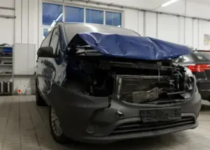 Unfallinstandsetzung eines Unfall-Autos in der Voth- Autowerkstatt Paderborn Bad Lippsringe.